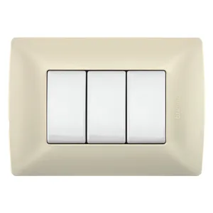 Placa marfil 3 módulos Quinziño MX QZ4803M3MA Bticino